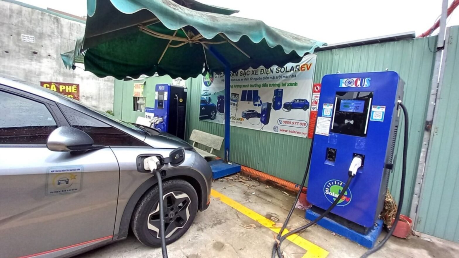 A SolarEV charging station in D3 Street, Thu Duc City, HCMC. PHOTO: Trà My/Tia Sáng